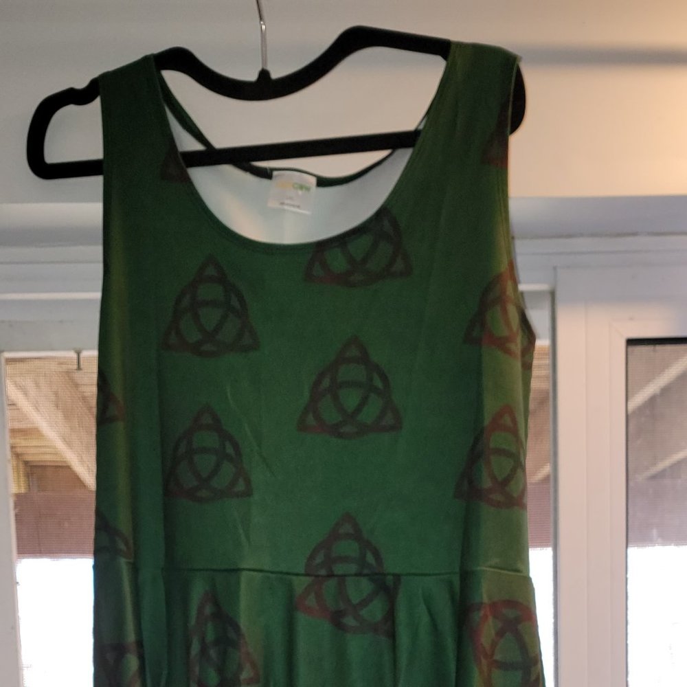 Green Celtic Knot ArtsCow Design